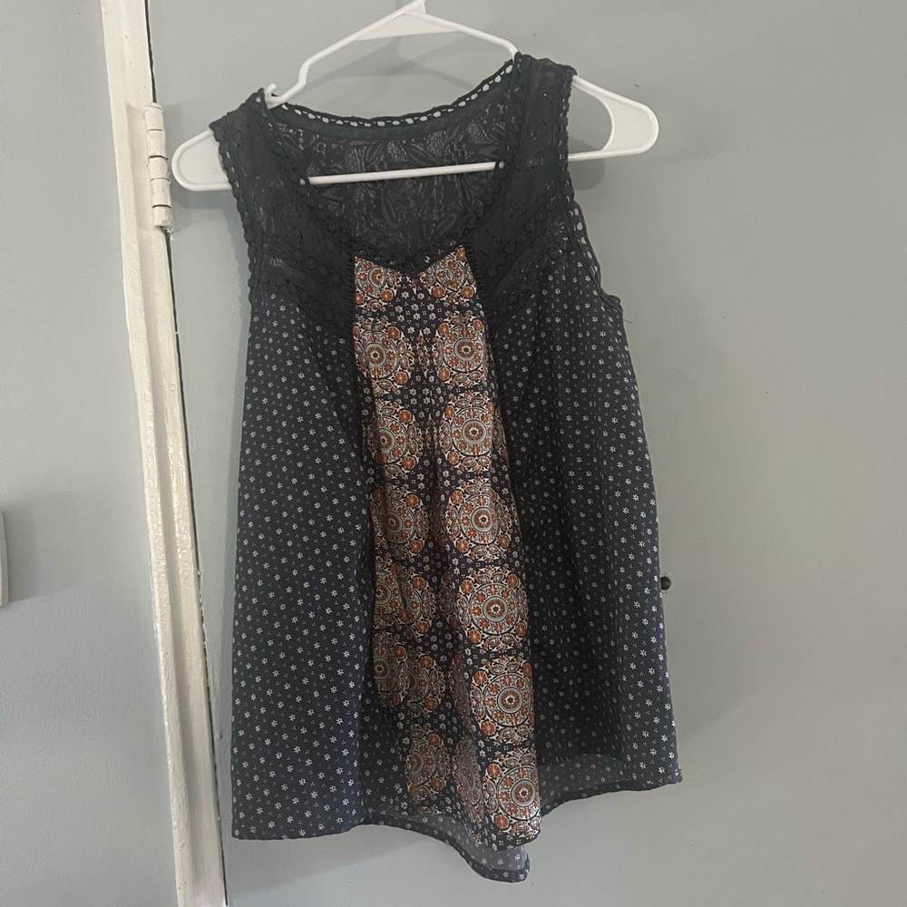 Sleeveless blouse